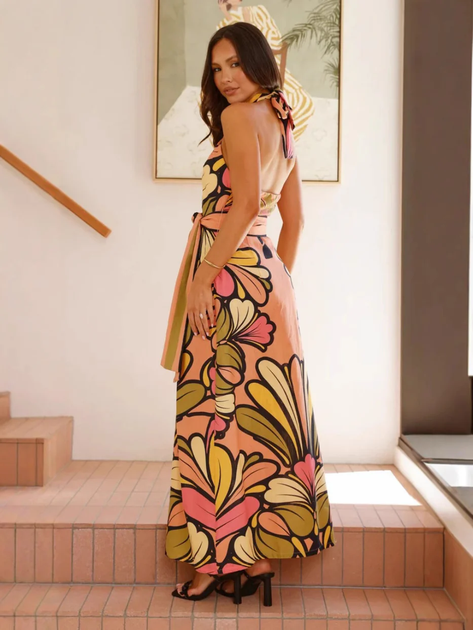 A Long Vacation Dress With A Printed Belt - Image 5