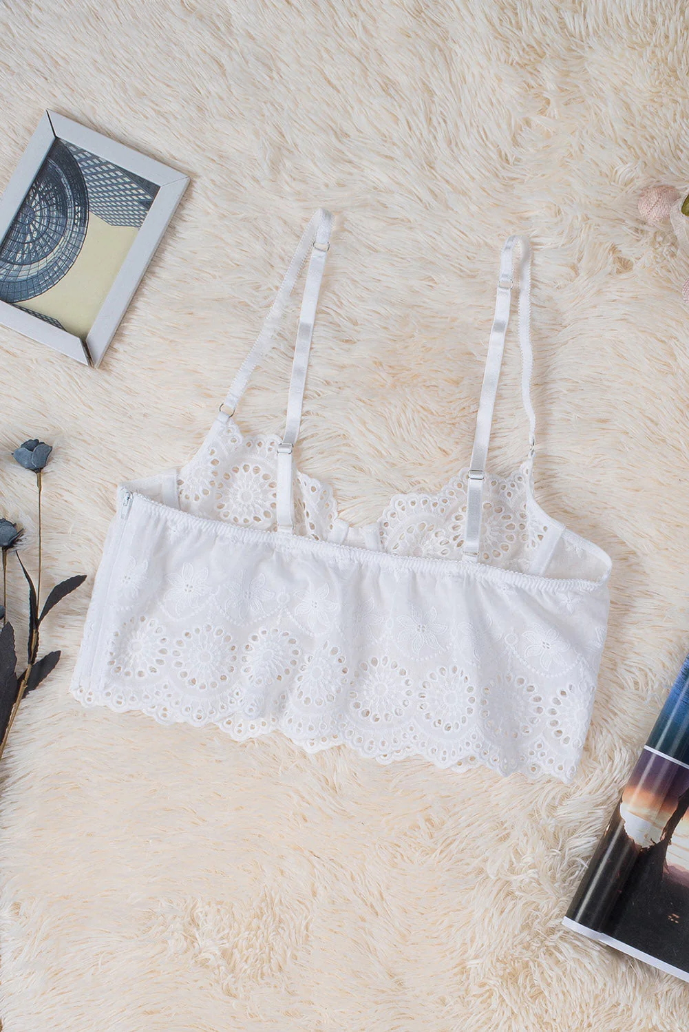 Adjustable Hollow Out Lace Bralette - Image 10