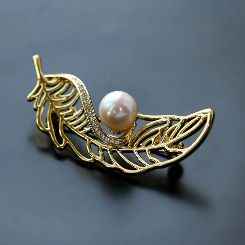 ART NOUVEAU 18K Gold Plated Cubic Zirconia Leaf Freshwater Pearl Brooch - Image 3