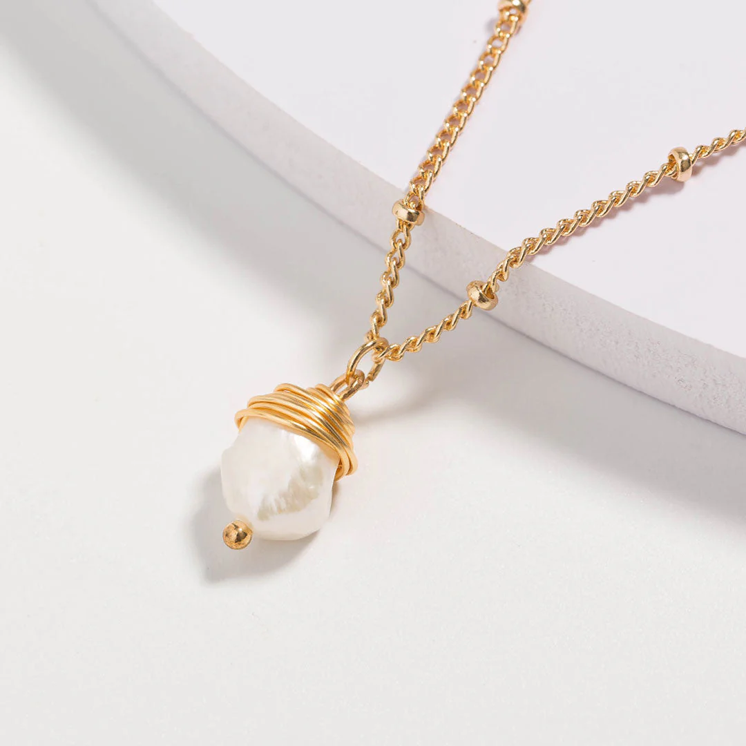 The Boho Holiday Coin Pendant Chain-Link Layered Necklace - Gold - Image 2