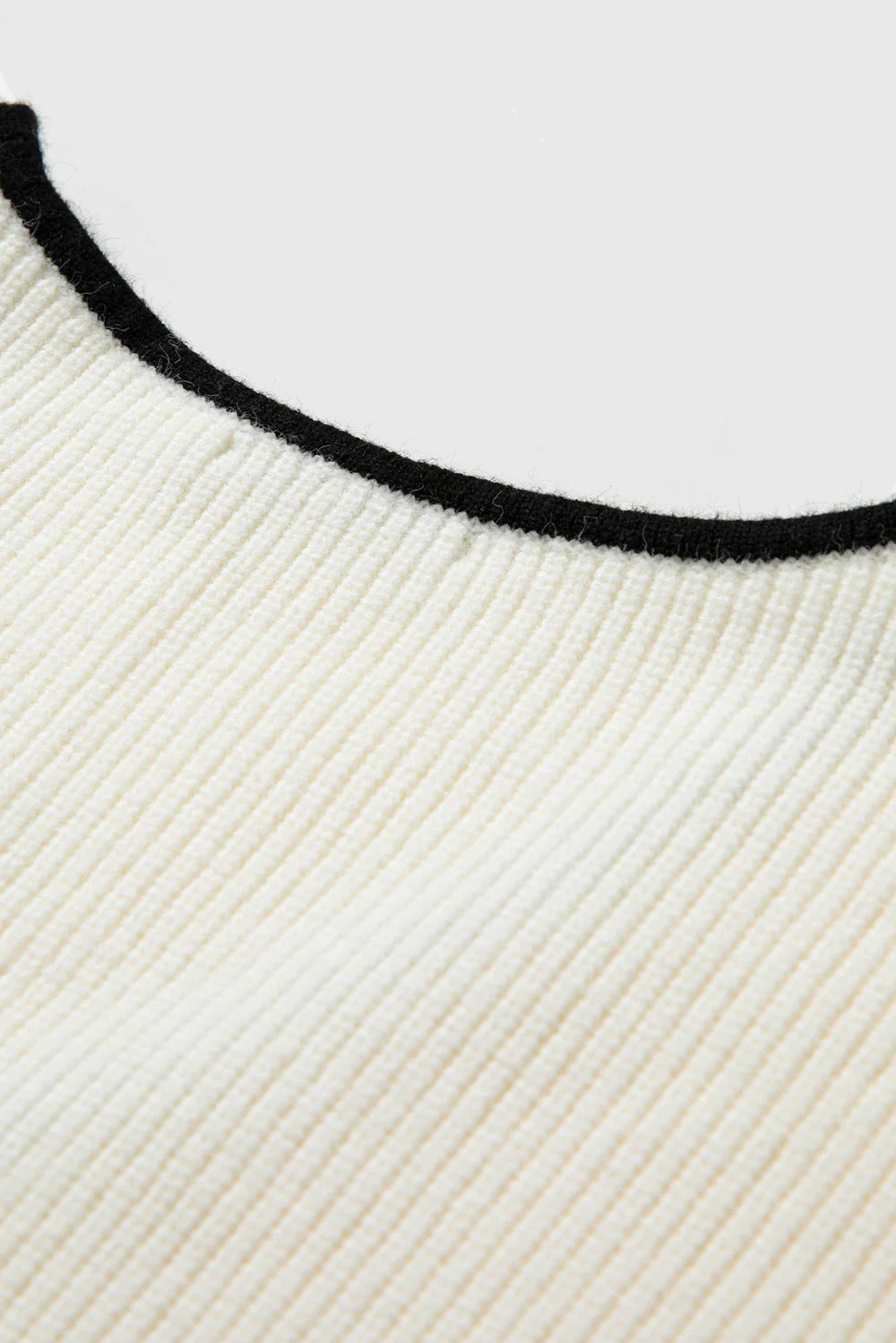 Cardigan with Baloon Sleeves - White - Image 4