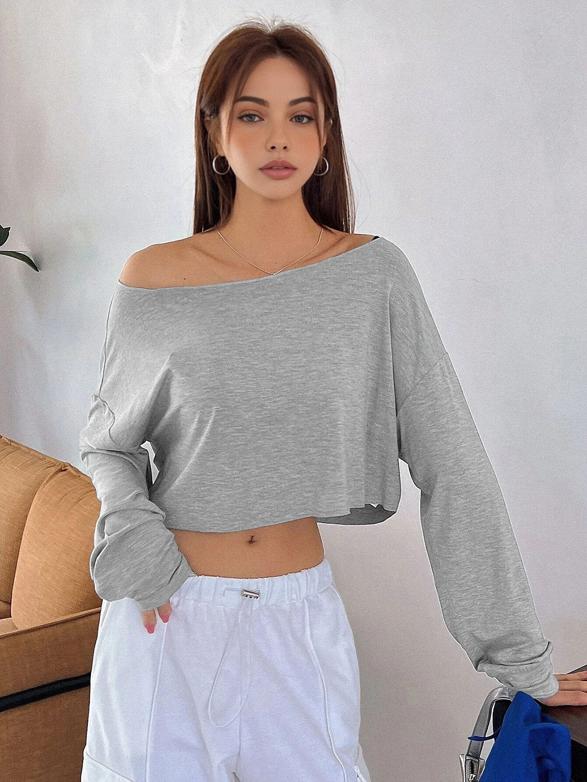 Off-Shoulder Long Sleeve Short T-Shirt - Image 3