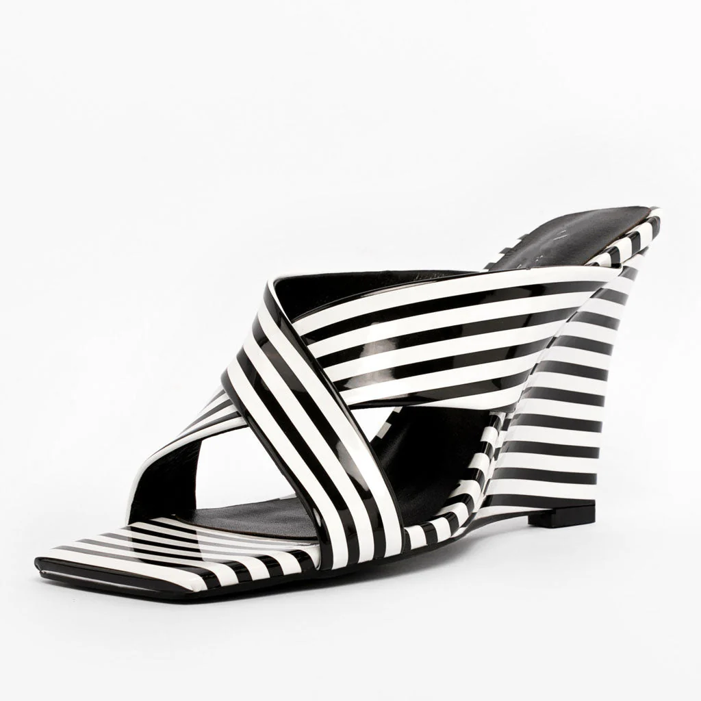 Chic Stripe Effect Patent Leather Square Toe Wedge Mules - Black - Image 2