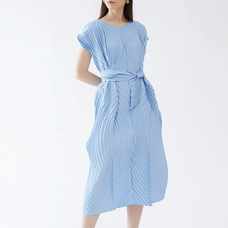 Classic Round Neck Short Sleeve Tie Waist Wavy Pleated Midi Dress - Image 4