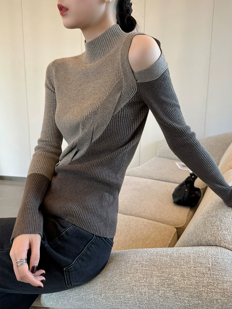 Colorblocked Turtleneck Knit Top - Image 2