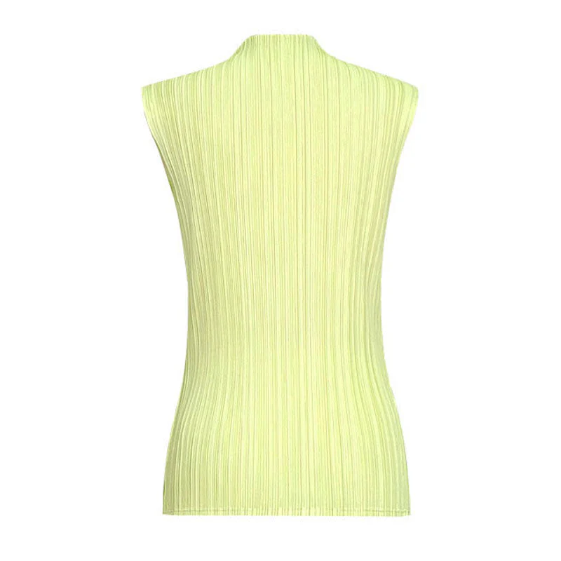 Comfy Solid Color Mock Neck Slim Fit Pleated Sleeveless Top - Image 8
