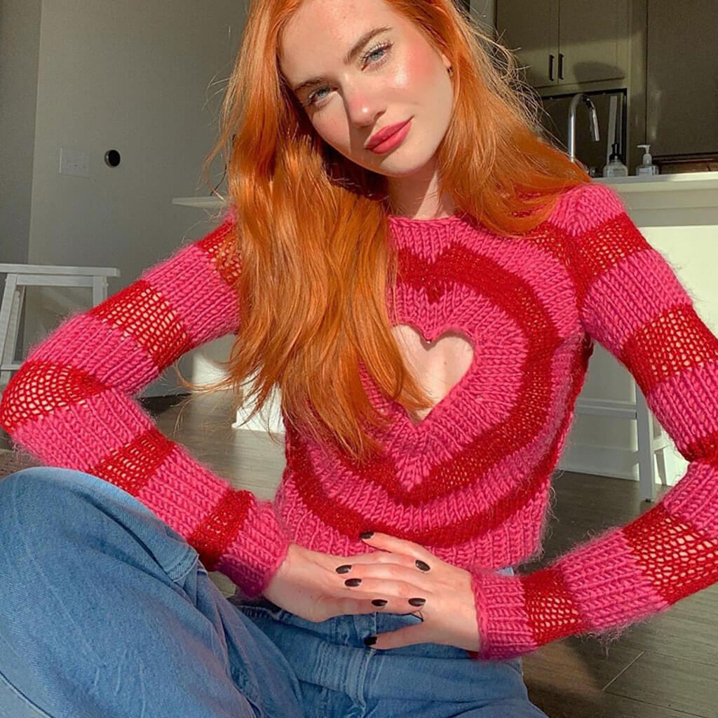 Contrast Striped Print Heart CutOut Round Neck Long Sleeve Cropped Sweater - Red - Image 2