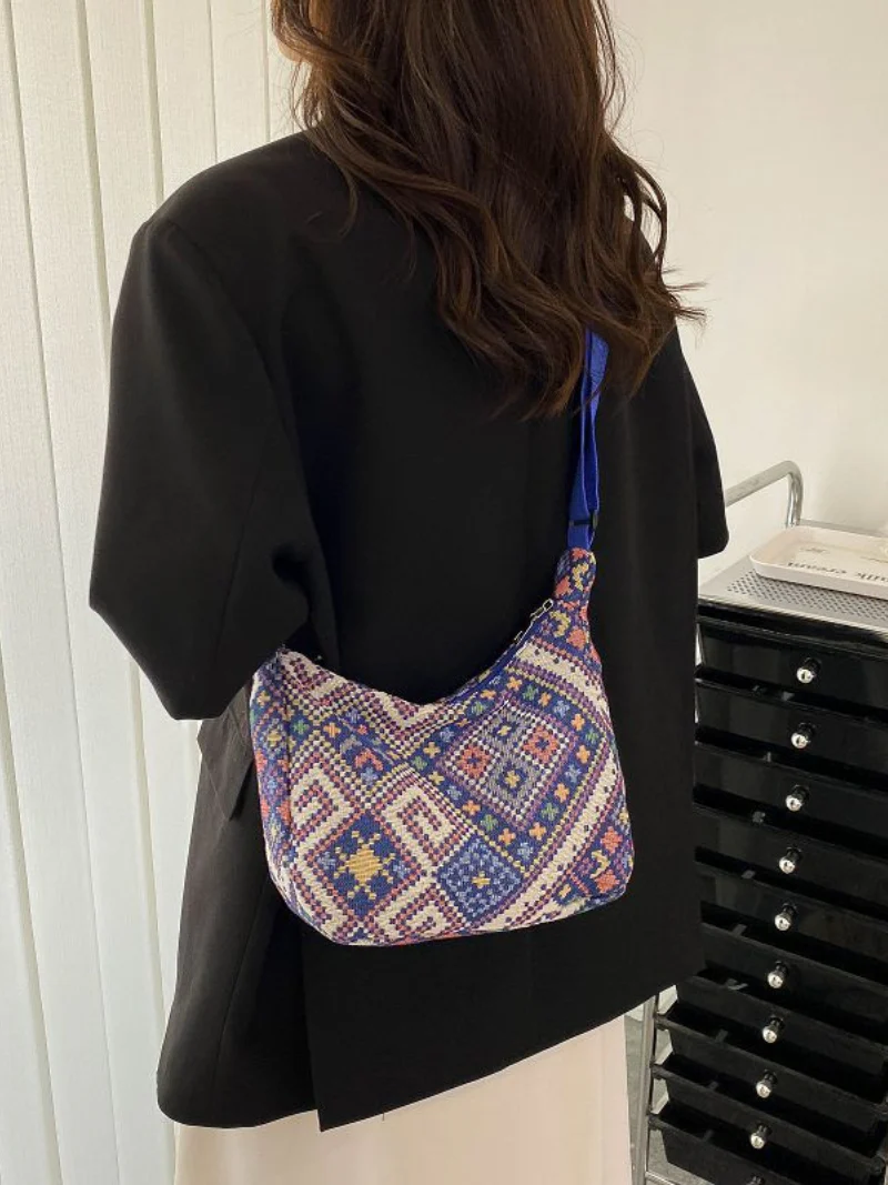 Cool & Stylish  Large Size Shoulder Bag - Image 6