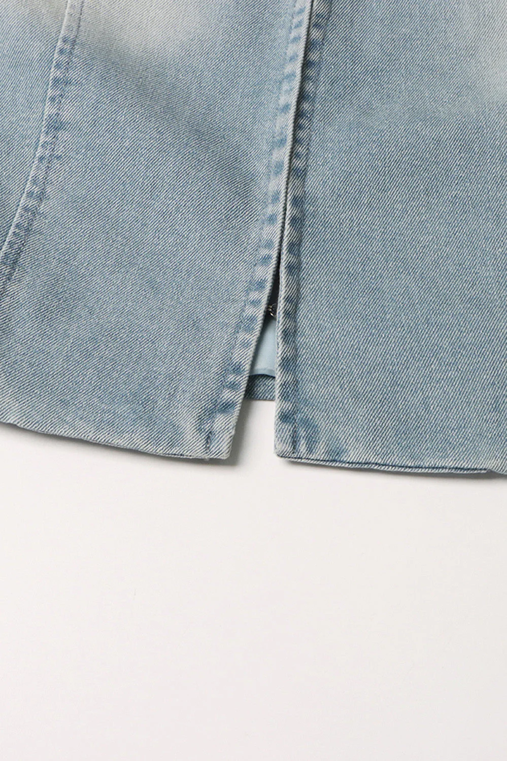 Cropped Denim Jacket with Flowers - Blue - Image 3