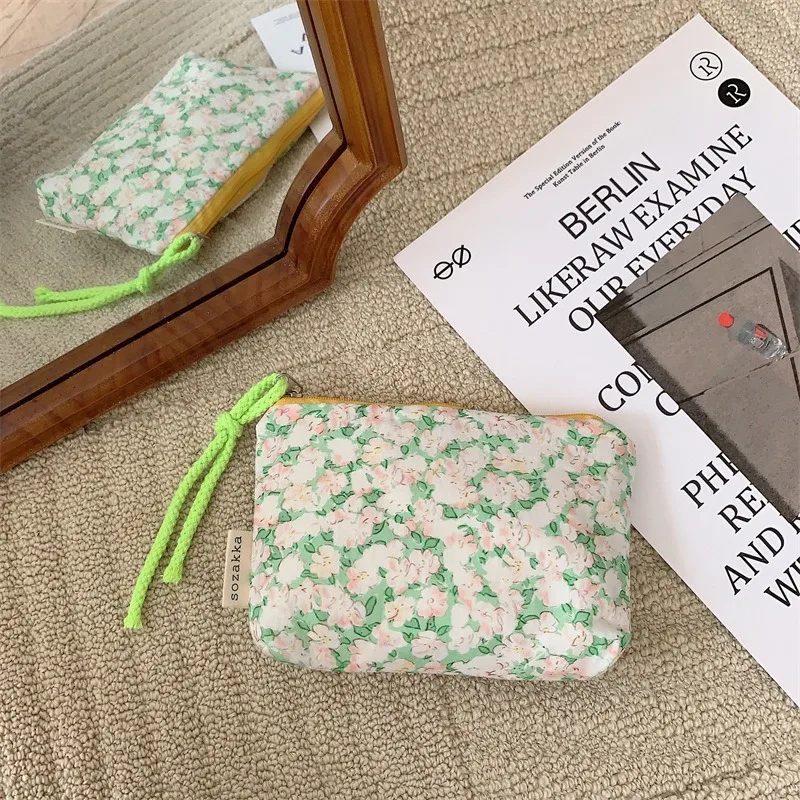 Cute Flower Make up Bag - Image 5