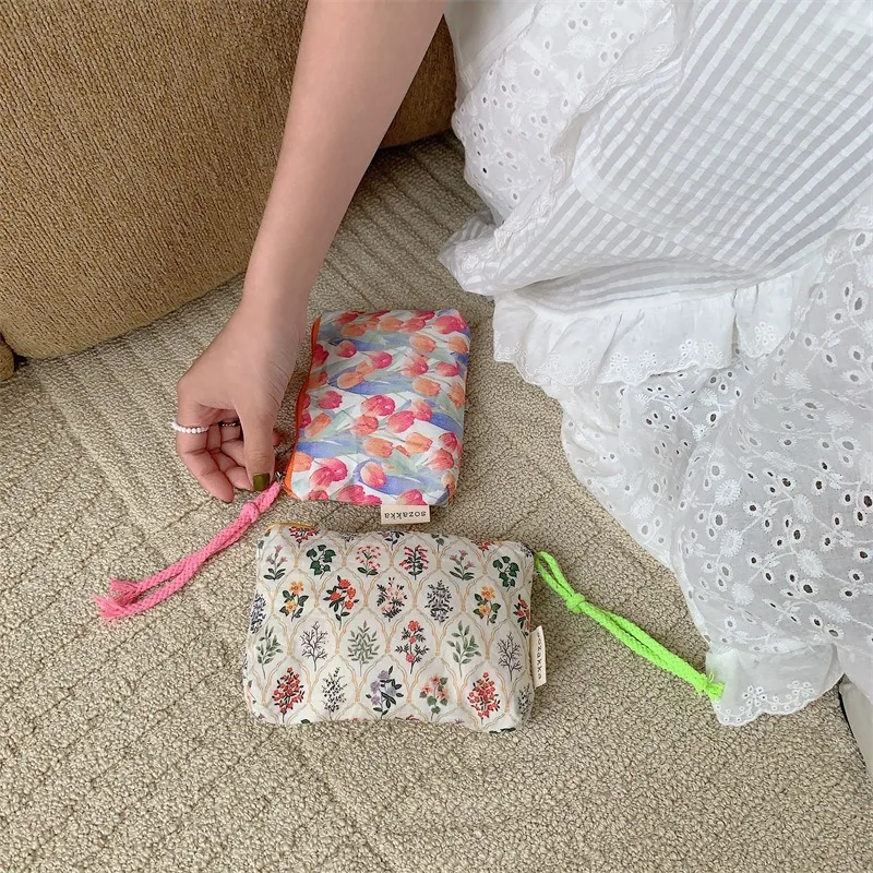 Cute Flower Make up Bag - Image 2