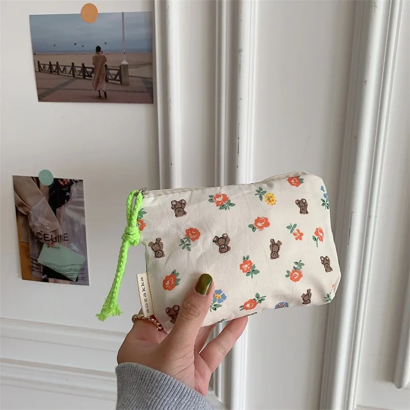 Cute Flower Make up Bag - Image 3
