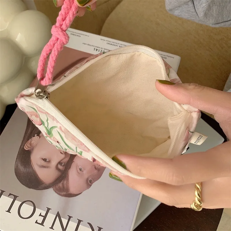 Cute Flower Make up Bag - Image 5