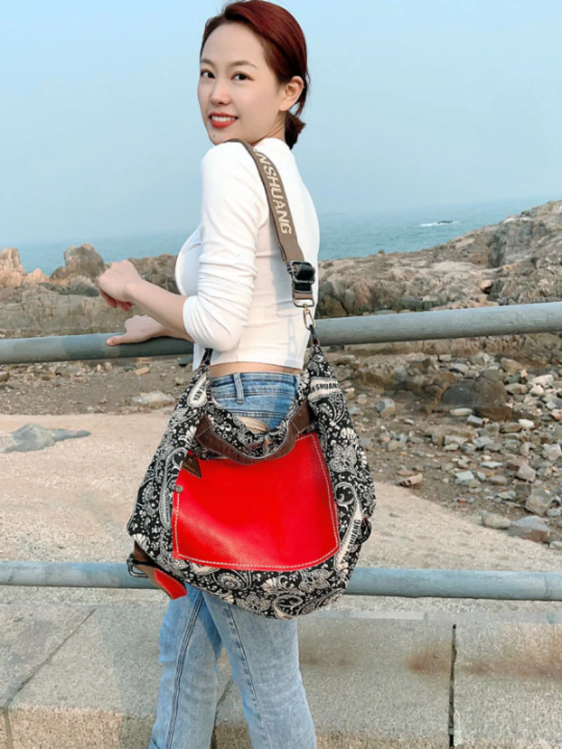 Everybody Loves Beautiful Shoulder Bags - Image 3