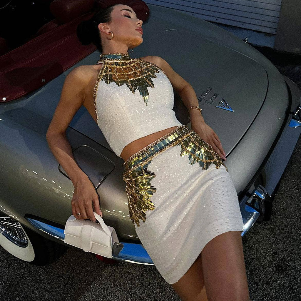 Exquisite Golden Tone Sequin Beaded Halter Neck Cropped Tweed Top - Image 3