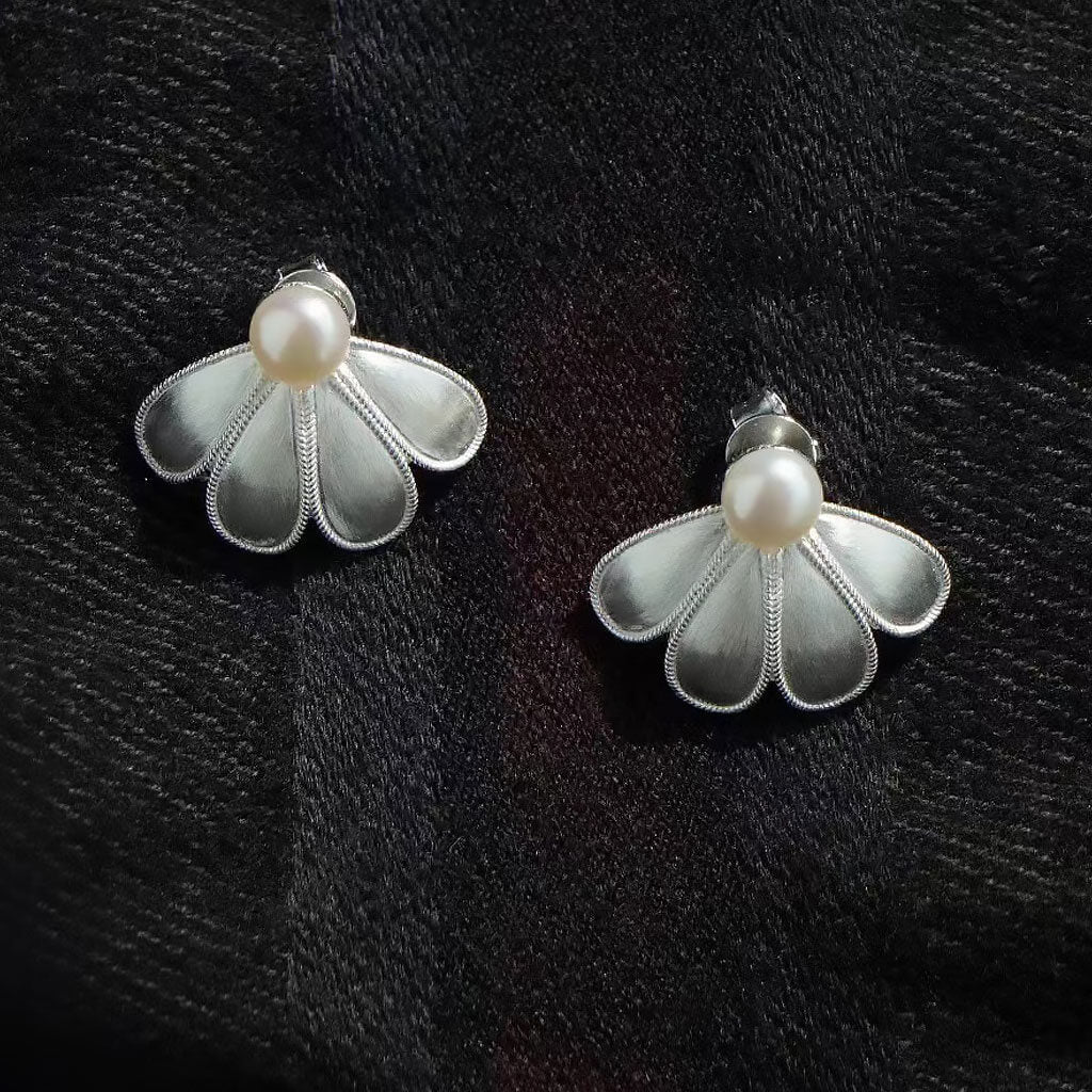 FOR YOU IN FULL BLOSSOM Luster Pearl Brushed Petal Stud Earrings - Image 4