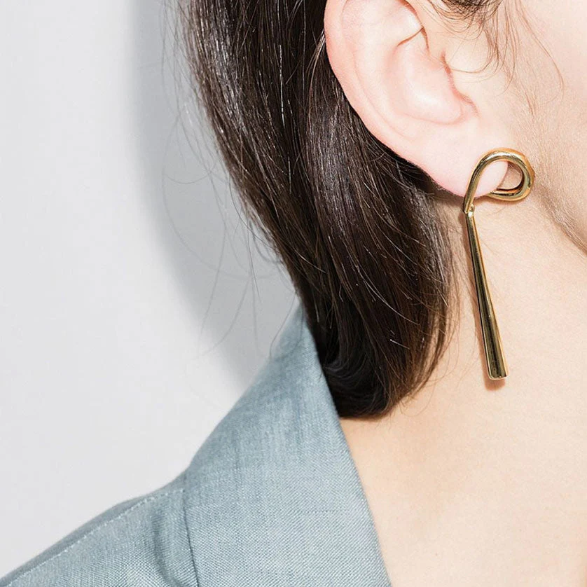 Elegant Gold-Plated Alpha Style Pendant Earrings - Gold - Image 3