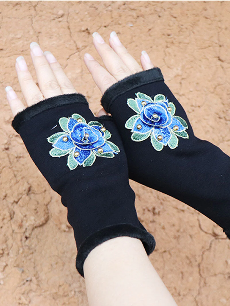 Heart Don't Break Glove - Image 2