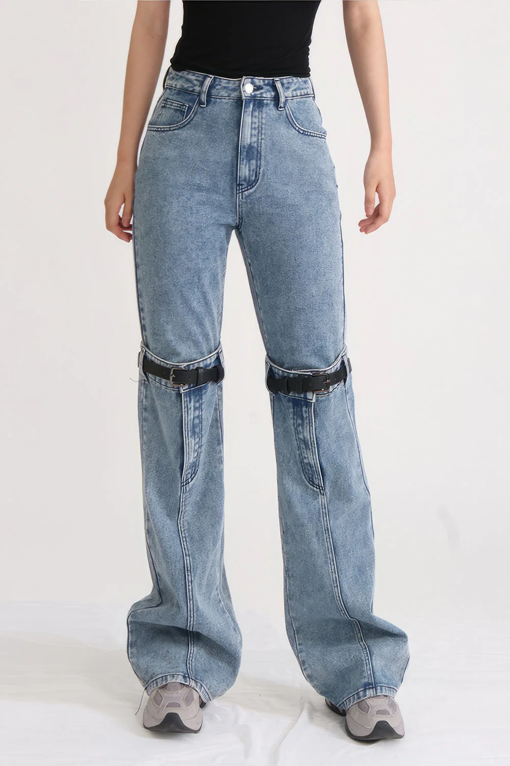 High Waisted Jeans with Knee Cuts - Blue - Image 2