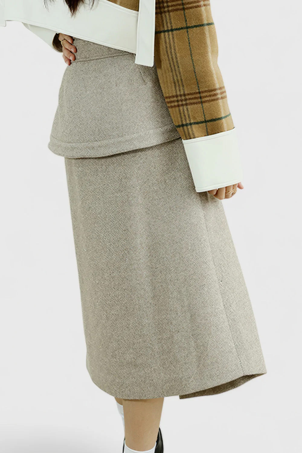 High Waisted Midi Skirt with Belt and Pockets - Beige - Image 3