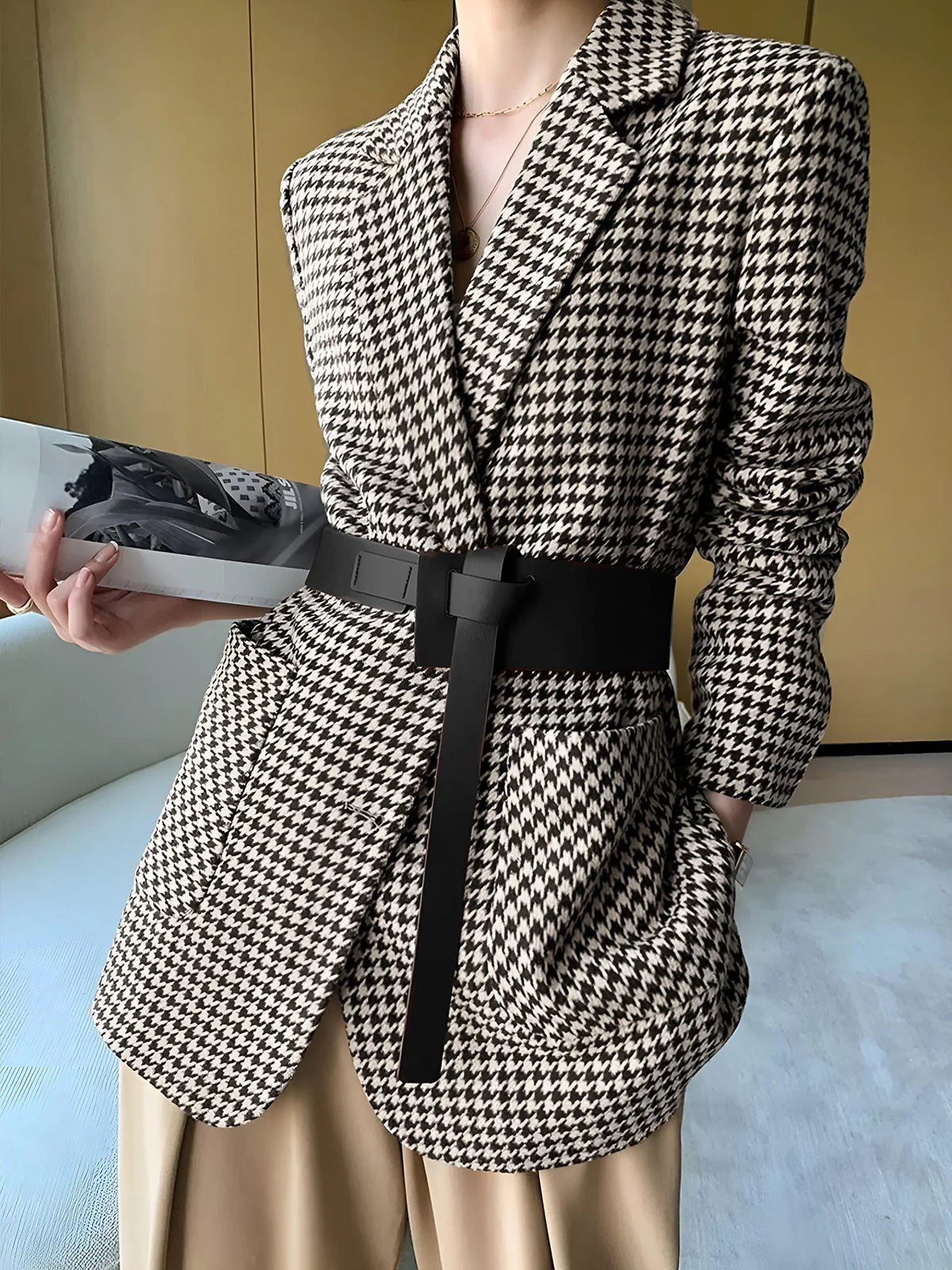 Houndstooth Split Blazer With Belt - Image 5