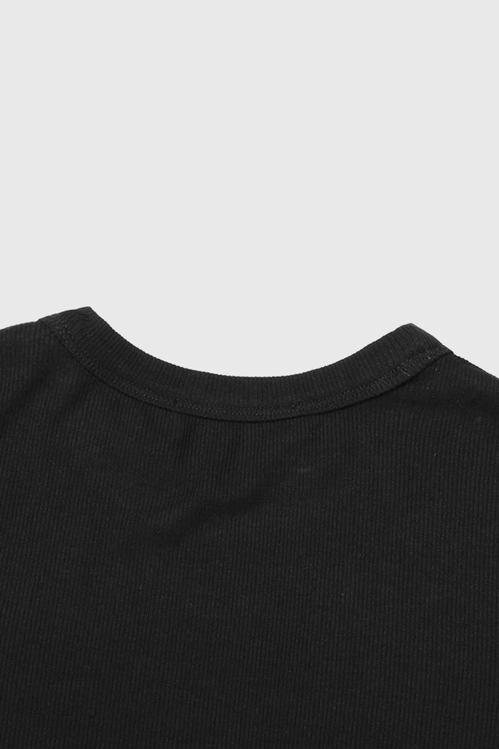 Irregular Cropped T-Shirt - Black - Image 3