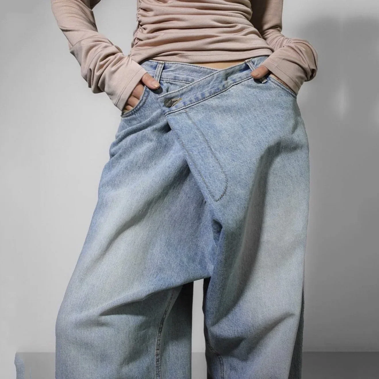 IRREGULAR CLOSURE JEANS - Image 2
