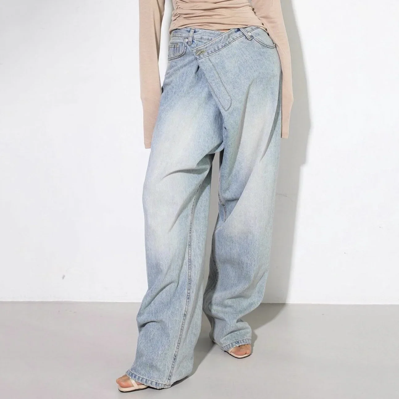 IRREGULAR CLOSURE JEANS - Image 4