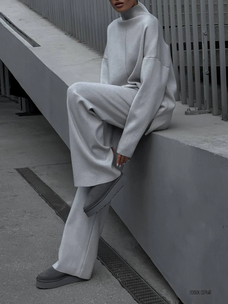 Knitted split top and trouser set - Image 3