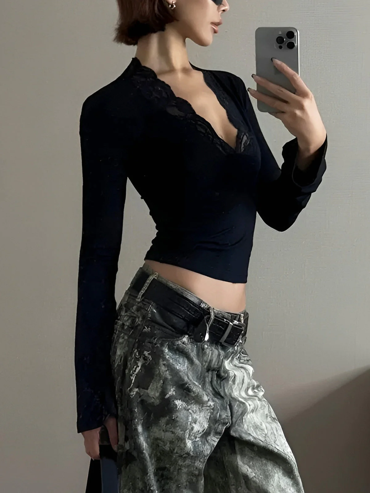 Lace Trim V-Neck T-Shirt - Image 4