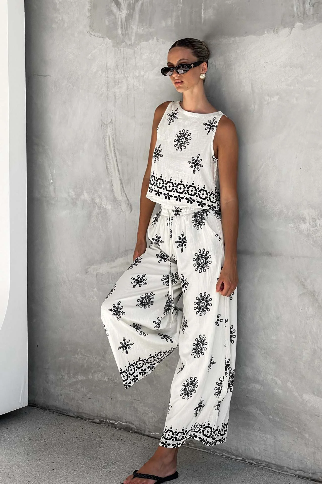 Linen Vest and Wide Leg Pants Set - Image 3