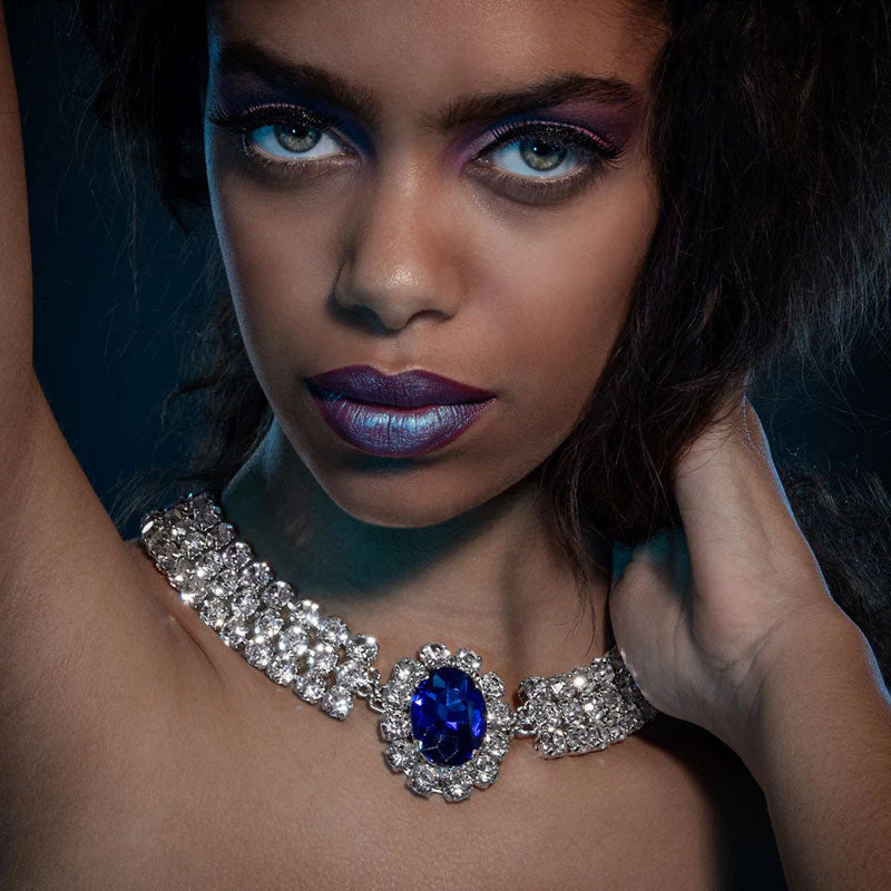 Luxurious Faux Sapphire Crystal Embellished Collar NeckLace - Silver - Image 2