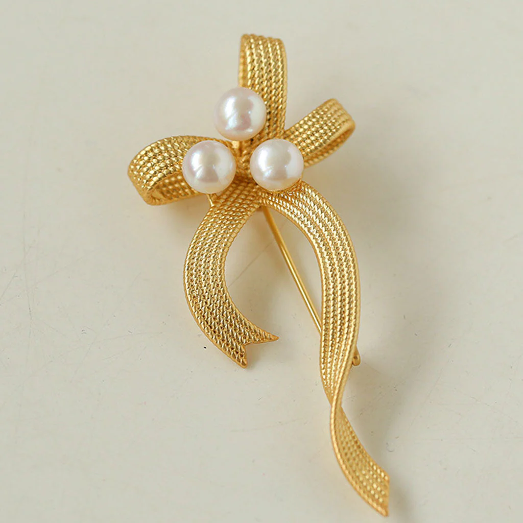 Luxury 18K Gold Plated Freshwater Pearl Embellished Ribbon Bow Brooch - Image 2