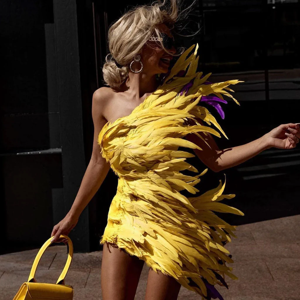 Luxury Feather Trim One Shoulder Crepe Mini Dress - YelLow - Image 3