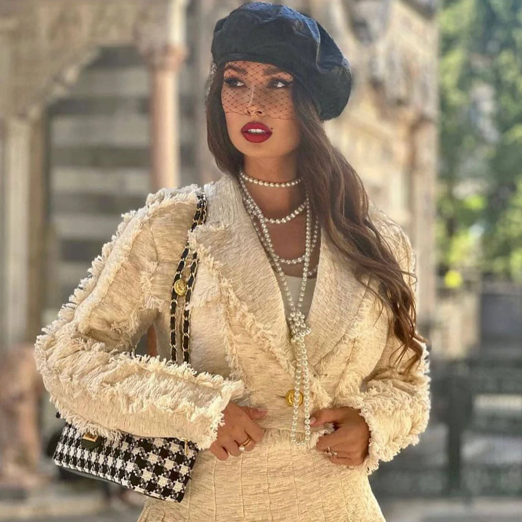 Opulent Gold Tone Pocket Lapel Collar Lurex Frayed Checked Cropped Tweed Blazer - Image 5