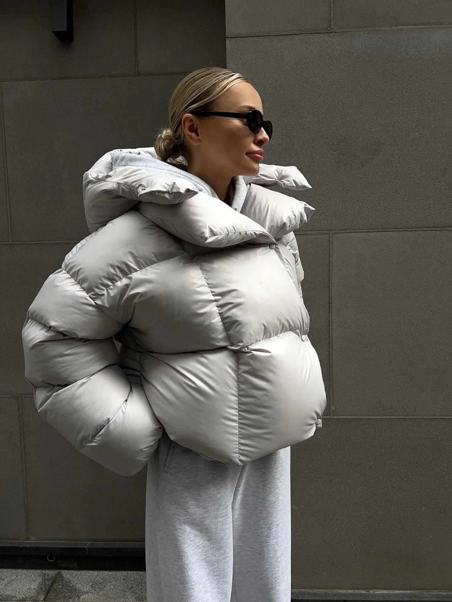 Oversized Short Puffer Jacket - Image 3