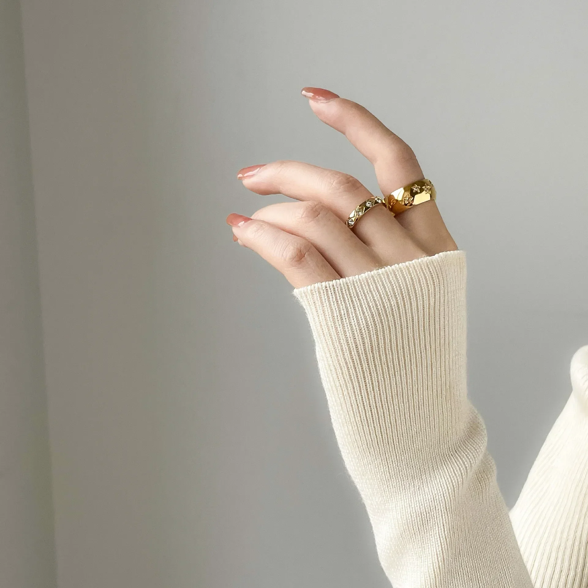 Petite Pearls Rings - Image 16