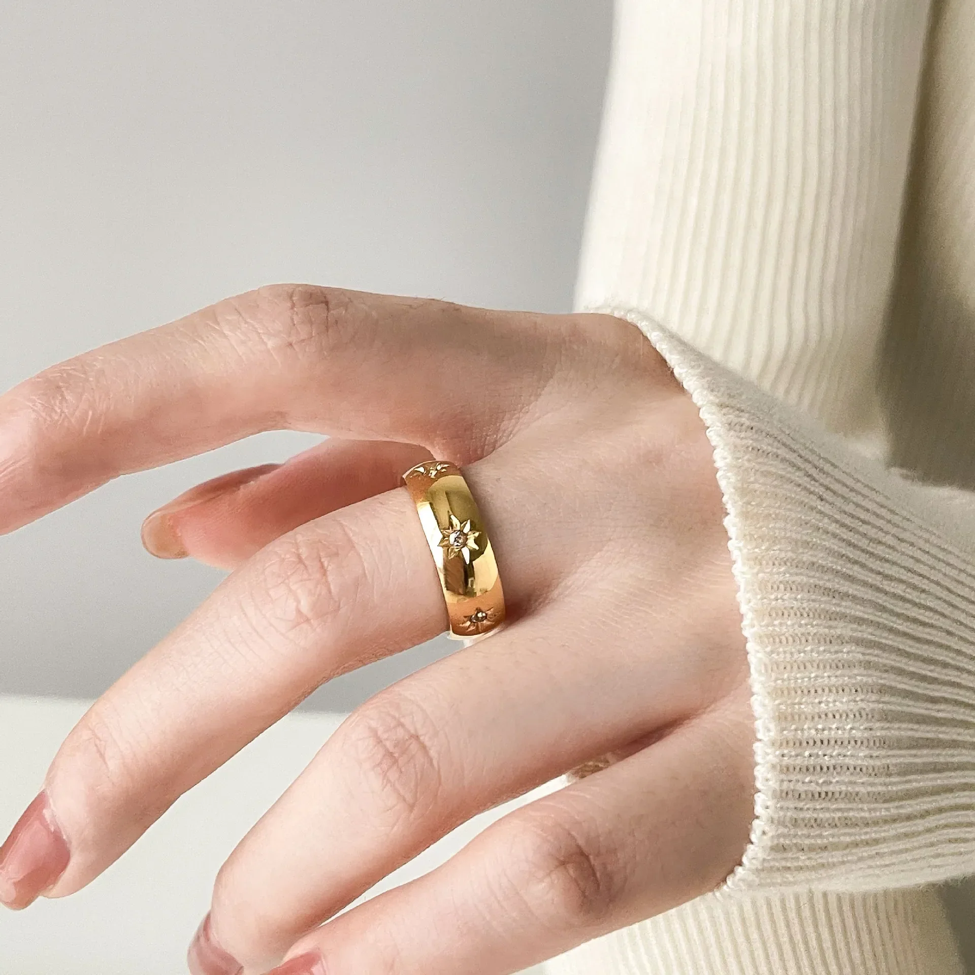 Petite Pearls Rings - Image 19