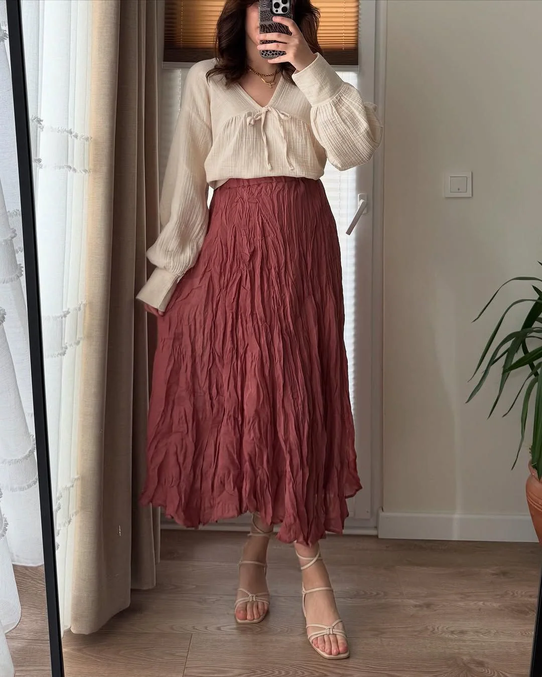 Pleated midi skirt - Image 5