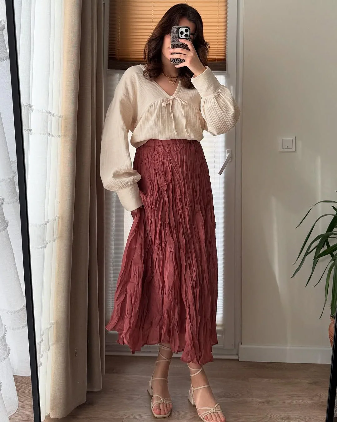 Pleated midi skirt - Image 6