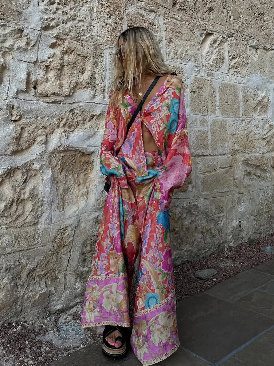 Printed Long Sleeve V-Neck Loose Pants Set - Image 4
