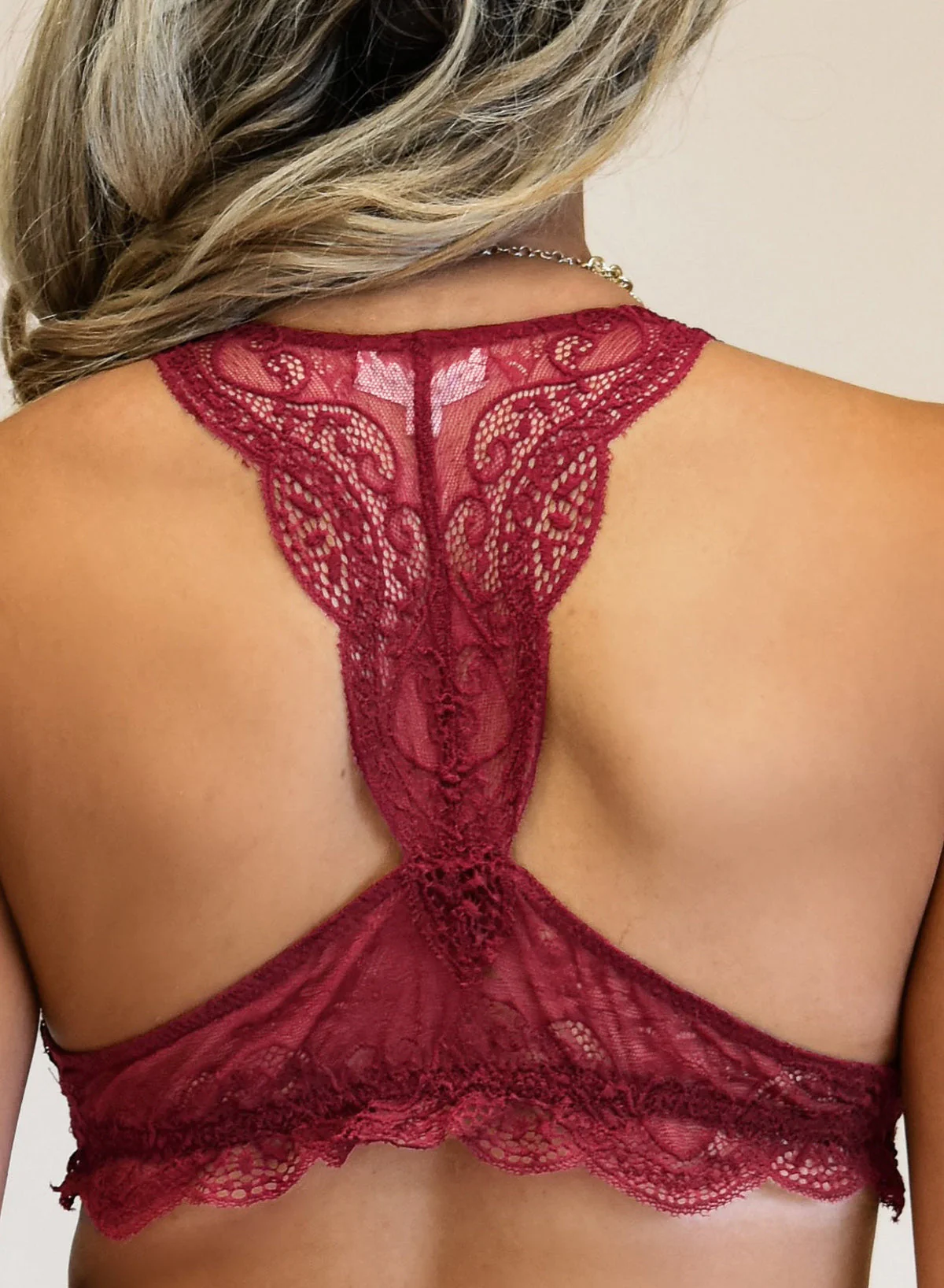 Red Halter Scalloped V Neck Lace Bralette - Image 2
