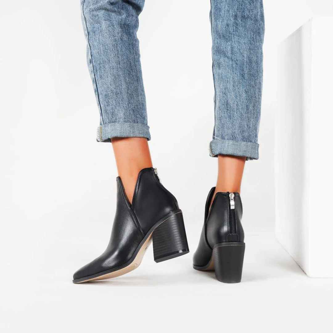 Retro Faux Leather Pointed Toe Notch Chunky Heel Ankle Boots - Black - Image 3