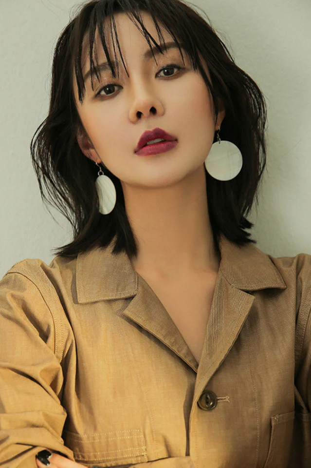 Shell Pendant Earrings - Image 3