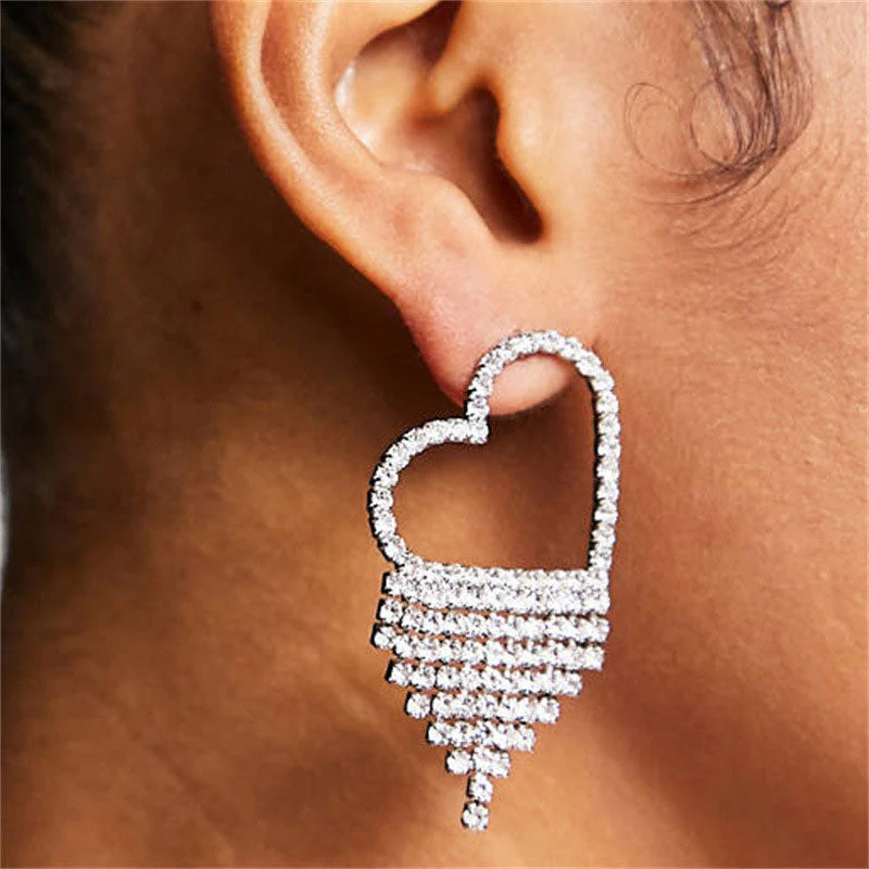 Shiny Rhinestone Embellished Fringe Heart Shape Dangle Earrings - Silver - Image 3