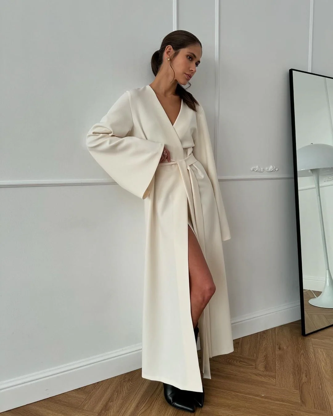 Slit-front long-sleeved tie-back dress - Image 3