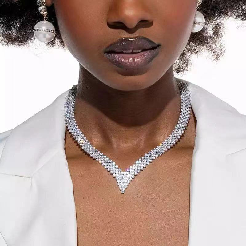 Sparkly Pointed V Shaped Rhinestone Embellished Collar NeckLace - Silver - Image 2
