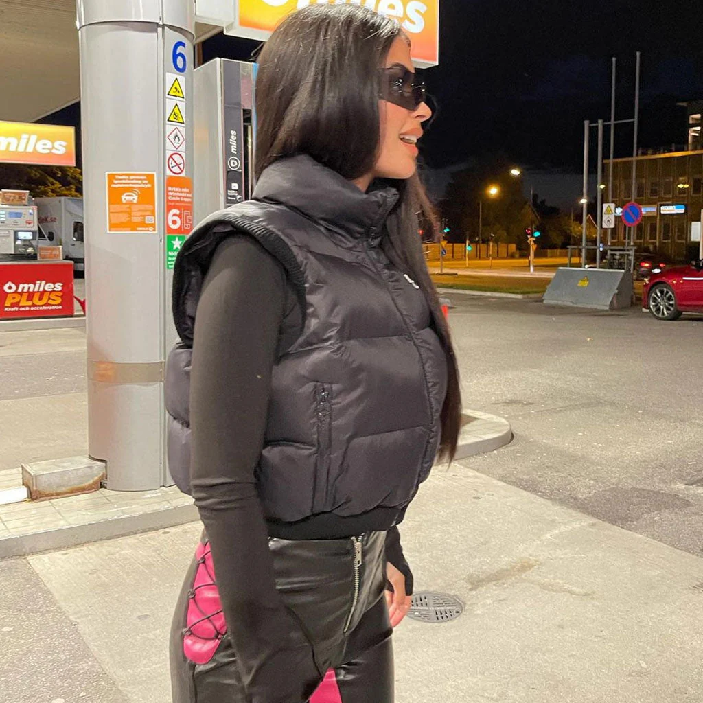 Street Style High Neck Zipper Front Cropped Quilted Vest - Black - Image 2