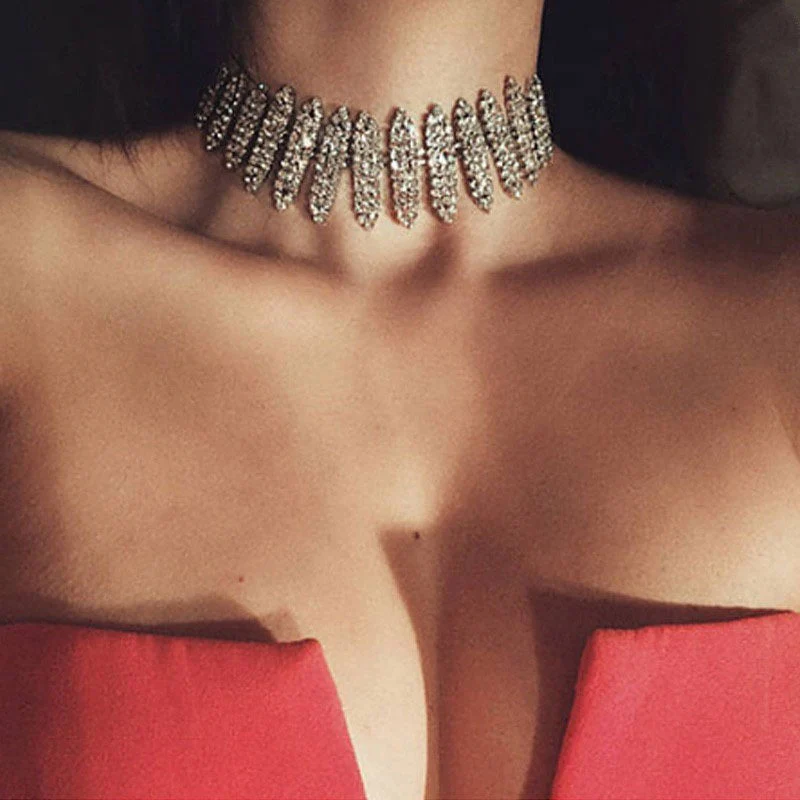 Stylish Rhinestone Embellished Plated Choker NeckLace - Silver - Image 2