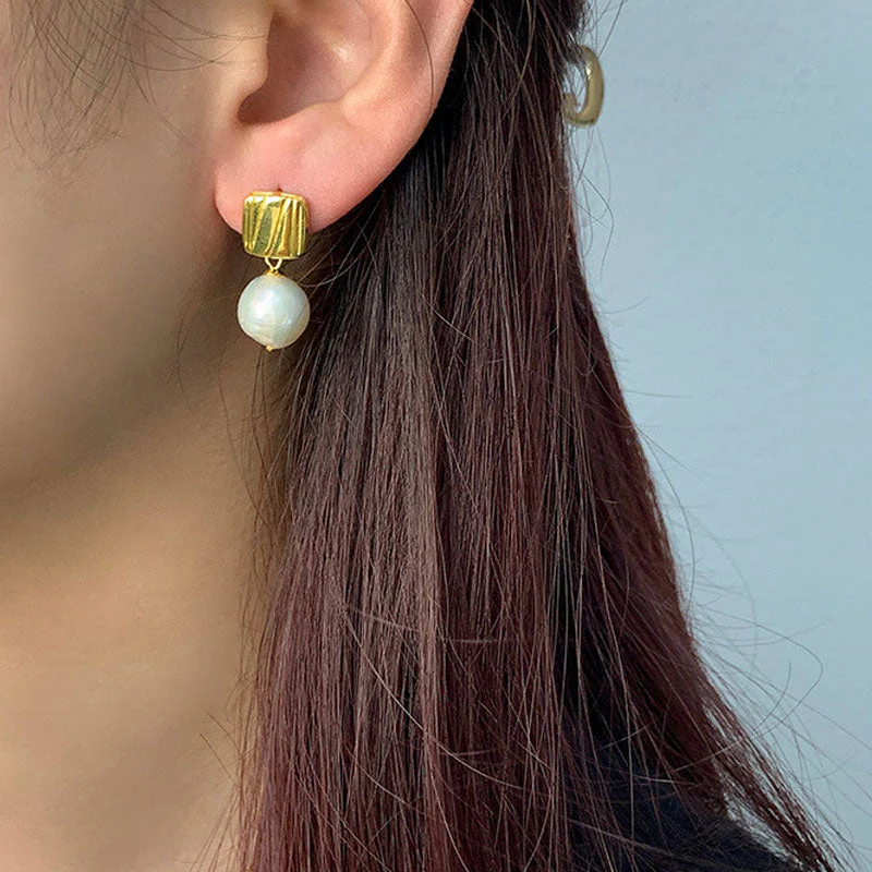 Two Tone Sterling Silver Plated Square Block Baroque Pearl Drop Earrings - Image 4